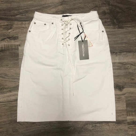 PrettyLittleThing Denim Skirt - Picture 1 of 8